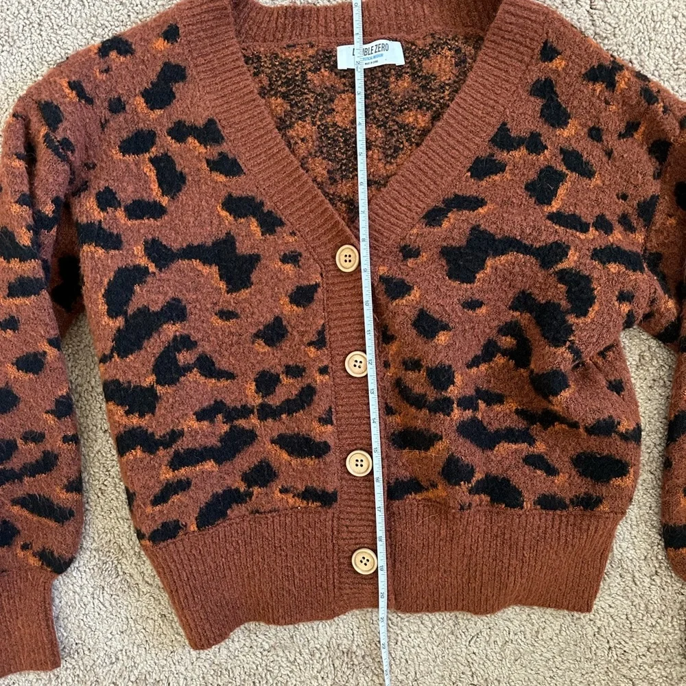 Cropped Leopard Cardigan - Picture 2 of 5